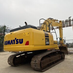 Mat-hong-ben-Trai-may-xuc-dao-banh-xich-Komatsu-PC200-10-vuivinhphuc.com